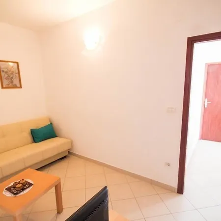 Fuer 4 Personen 1 Kind Ca 65 M In Novigrad, Adriakueste Kroatien Westkueste Von Istrien Apartment